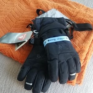Mountain Hardware Gloves